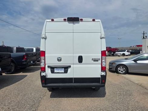 Used 2024 RAM ProMaster 2500 w/ Convenience Group FWD image 5