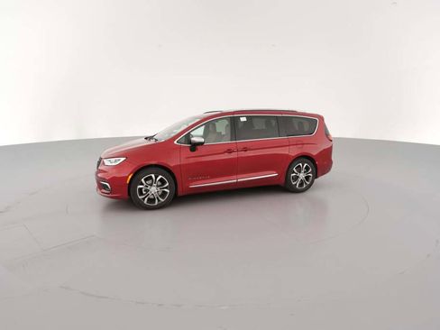 New 2026 Chrysler Pacifica Pinnacle image 5