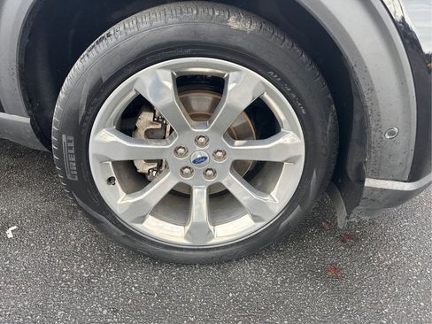 Used 2020 Ford Explorer Platinum w/ Premium Technology Package image 18