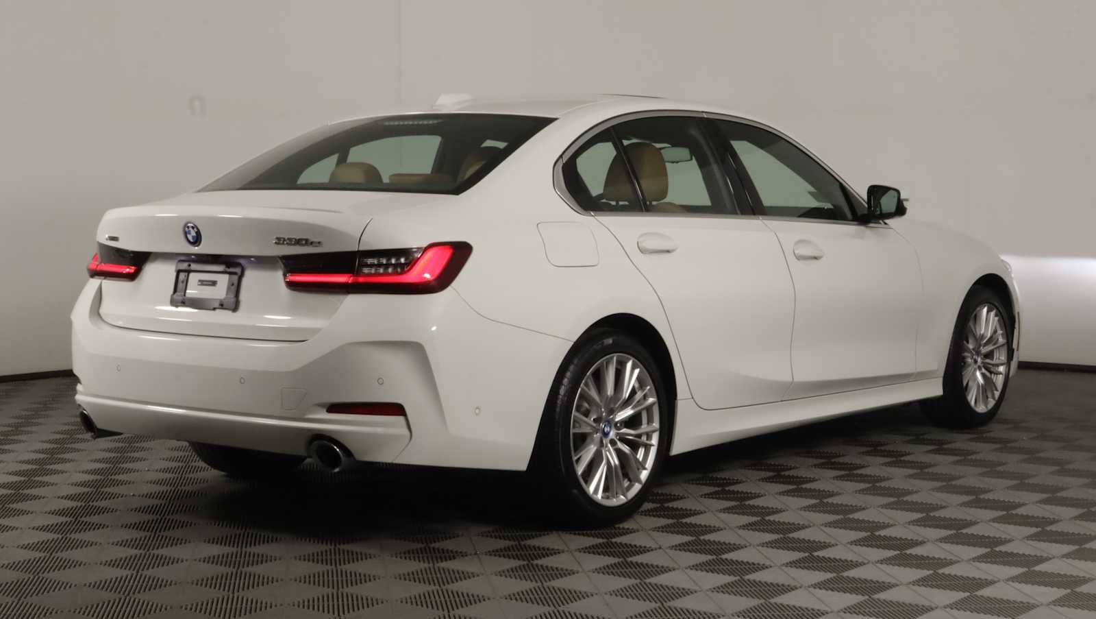 Used 2024 BMW 330e xDrive w/ Convenience Package AWD/4WD image 6