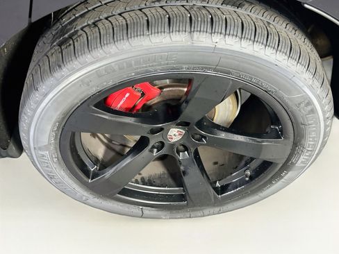 Used 2023 Porsche Macan S image 32