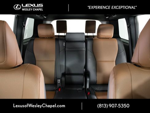 Used 2025 Lexus GX 550 w/ Accessory Package (Z1) image 28