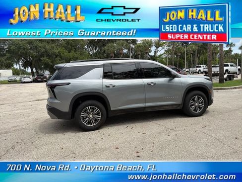 Used 2026 Chevrolet Traverse LT w/ Driver Confidence Package FWD image 11