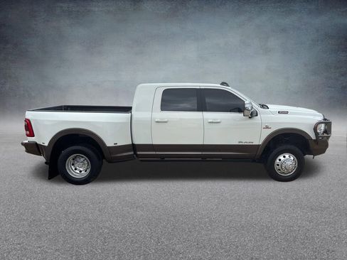 Used 2024 RAM 3500 Limited w/ Towing Technology Group AWD/4WD image 6