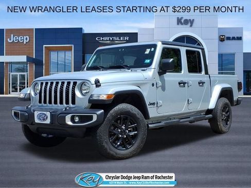Used 2023 Jeep Gladiator Sport AWD/4WD image 1