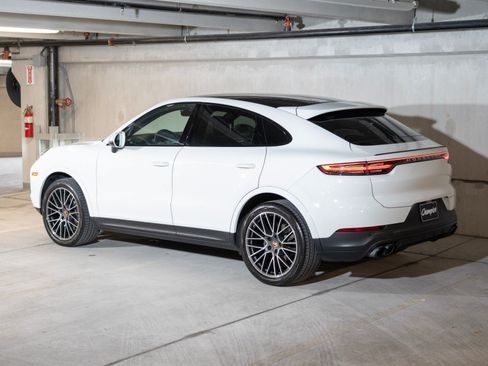 Certified 2021 Porsche Cayenne Coupe AWD/4WD image 3