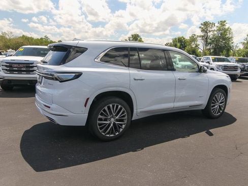 New 2026 Buick Enclave Avenir w/ Super Cruise Package AWD/4WD image 10