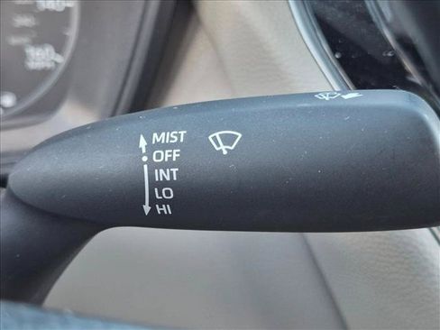Used 2025 Toyota Corolla LE FWD image 18