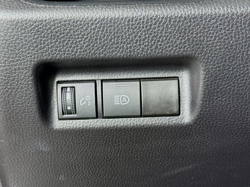 Used 2025 Toyota RAV4 XLE AWD/4WD image 10