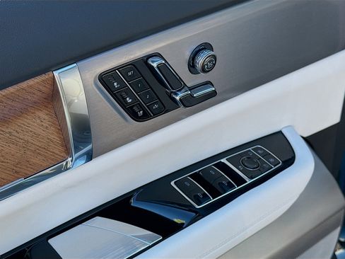 Used 2026 Cadillac Vistiq Luxury image 25