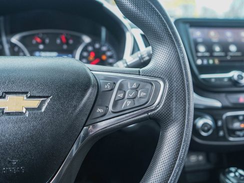 Used 2021 Chevrolet Equinox LT image 22