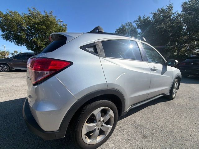 Used 2016 Honda HR-V EX image 2
