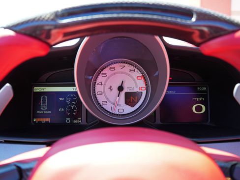 Used 2013 Ferrari 458 Spider RWD image 16