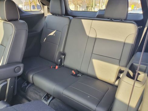 Used 2023 Chevrolet Traverse Premier w/ LPO, Floor Liner Package AWD/4WD image 35