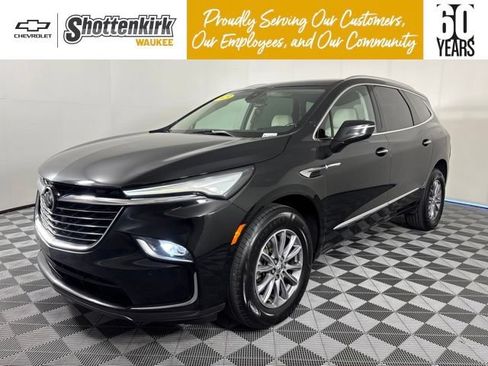 Used 2023 Buick Enclave Essence AWD/4WD image 1