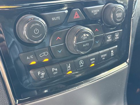 Used 2019 Jeep Grand Cherokee High Altitude image 16