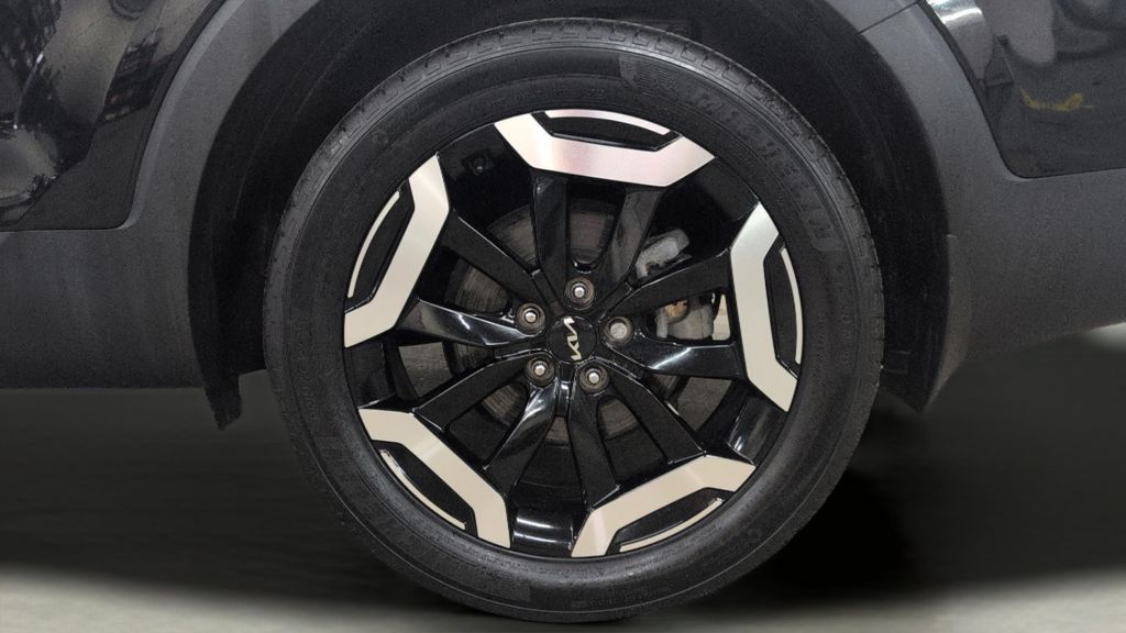 Used 2024 Kia Telluride EX X-Line AWD/4WD image 32