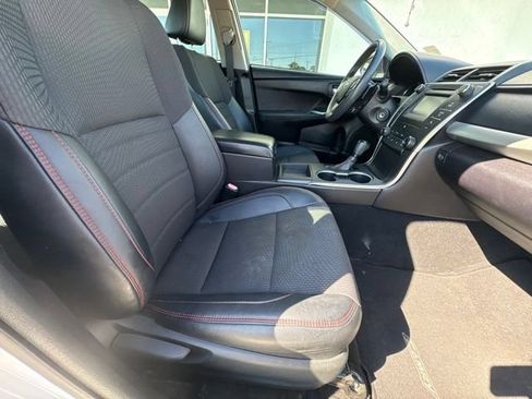 Used 2016 Toyota Camry SE FWD image 5