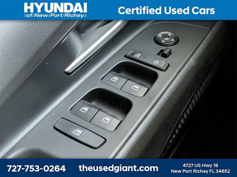 Used 2024 Hyundai Elantra SEL image 24