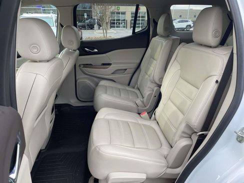 Used 2019 GMC Acadia Denali image 4