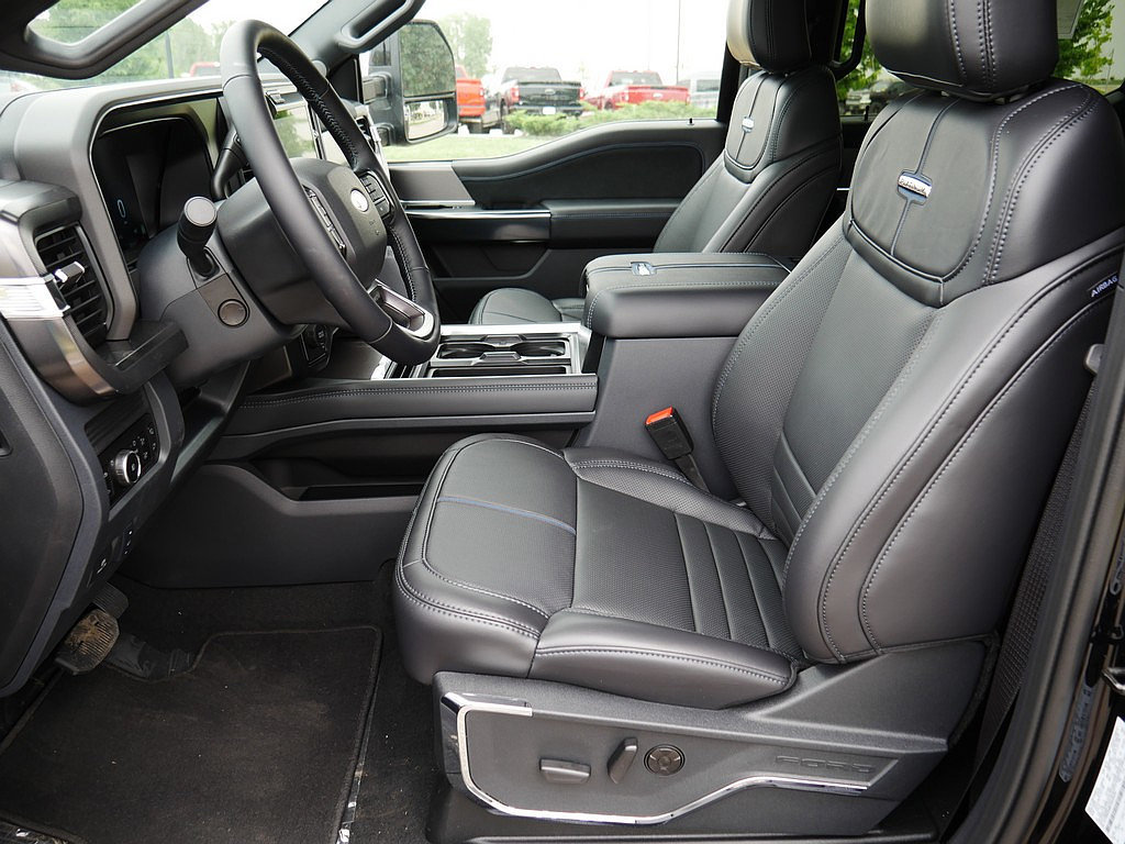 Used 2026 Ford F350 Platinum AWD/4WD image 11