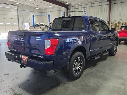 Used 2023 Nissan Titan SV w/ SV Convenience Package image 5