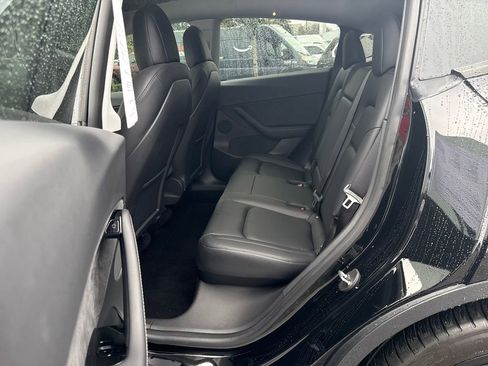 Used 2020 Tesla Model Y Long Range image 14