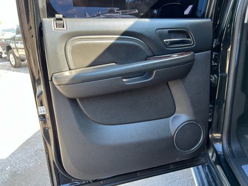 Used 2014 GMC Yukon XL Denali image 20