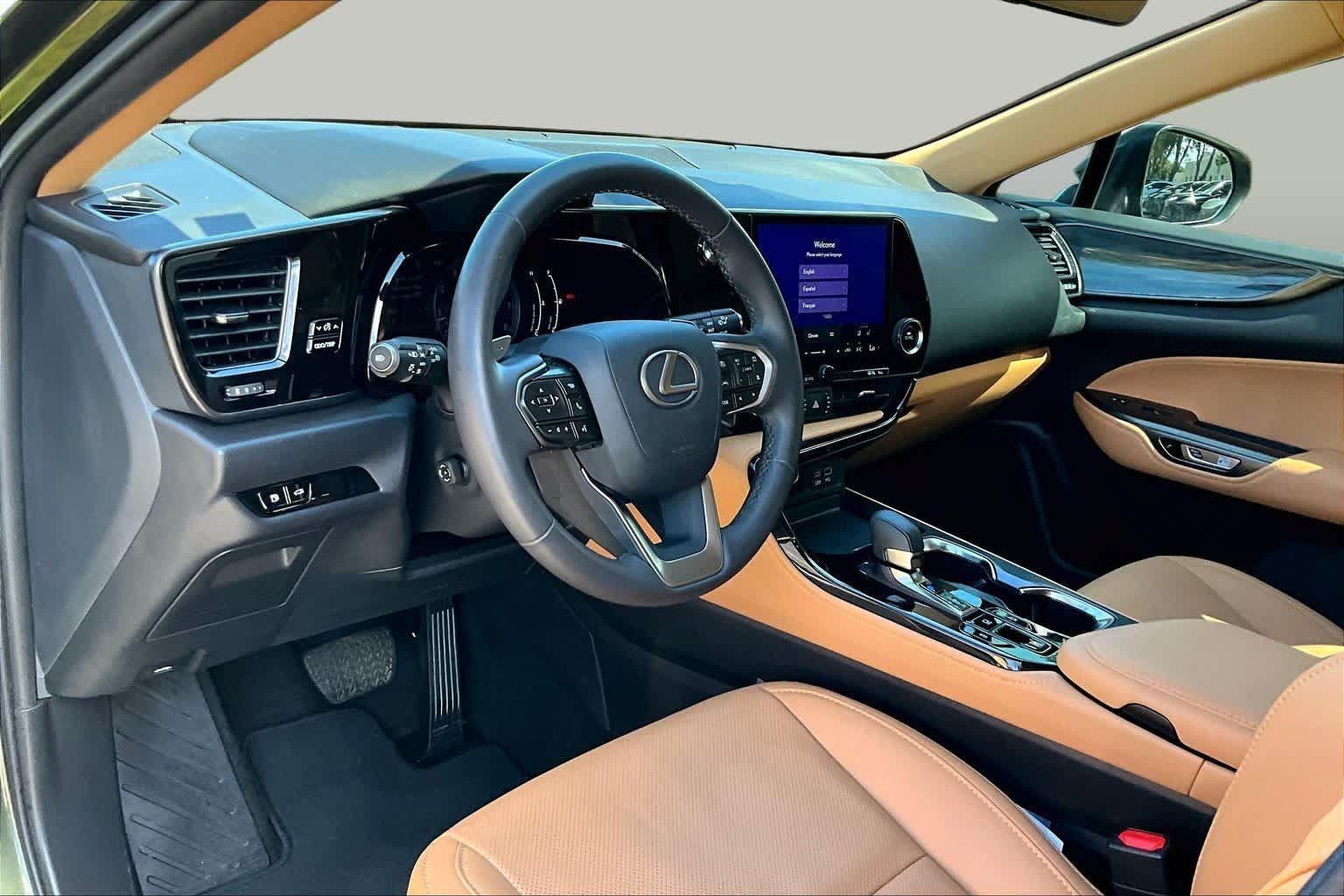 Used 2024 Lexus NX 250 FWD w/ Towing Package (2000 Lbs) image 18