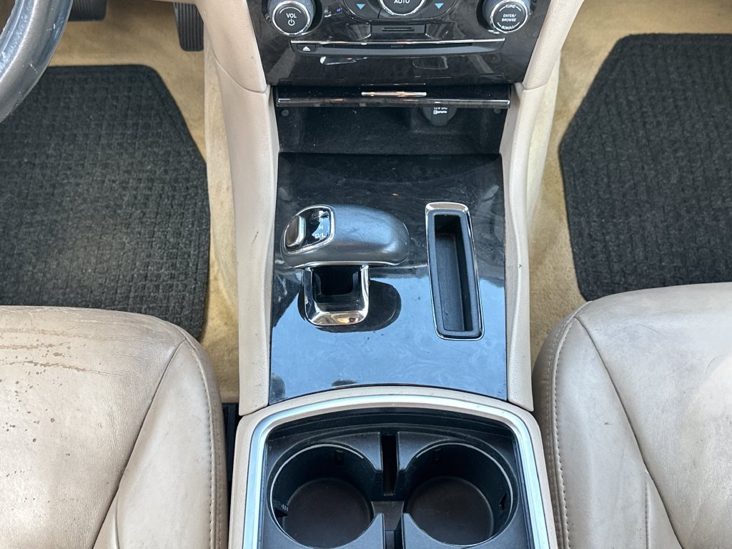 Used 2013 Chrysler 300 RWD image 17