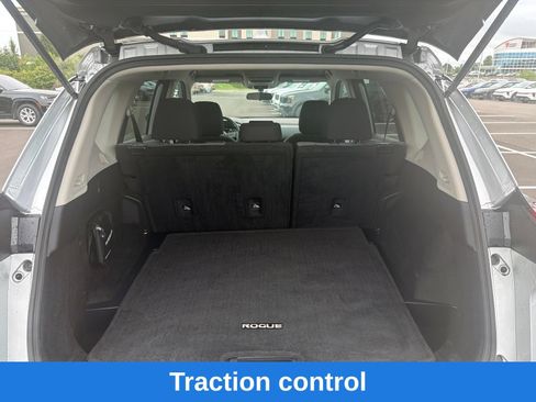 Used 2023 Nissan Rogue SV AWD/4WD image 17