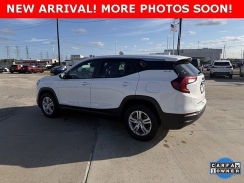 Used 2024 GMC Terrain SLE image 9
