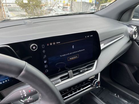 Used 2025 Chevrolet Equinox LT image 18