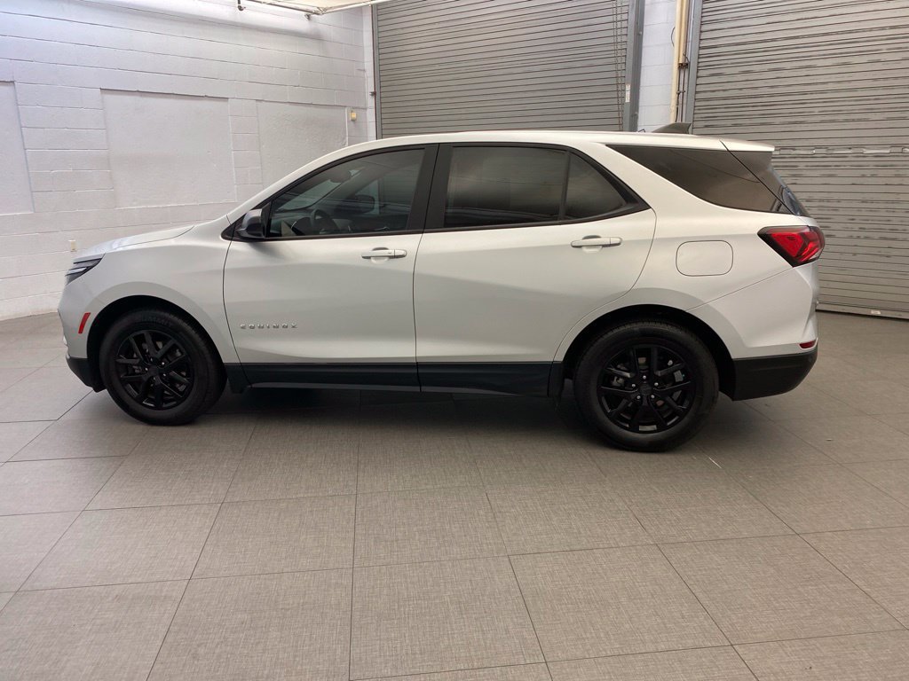 Used 2022 Chevrolet Equinox LS w/ LS Convenience Package FWD image 8
