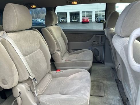 Used 2009 Toyota Sienna CE image 11