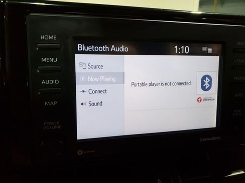 Used 2021 Toyota RAV4 LE image 29