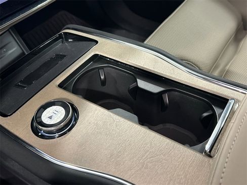 New 2025 Volvo EX90 Plus image 19