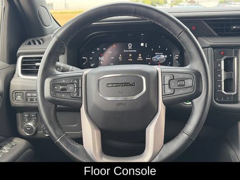 Used 2023 GMC Yukon Denali AWD/4WD image 15