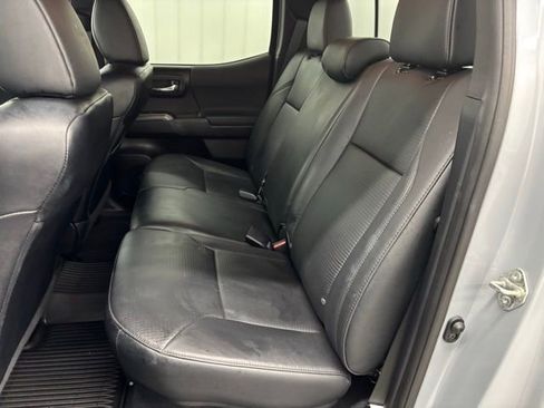 Used 2020 Toyota Tacoma TRD Sport w/ TRD Premium Sport Package image 11