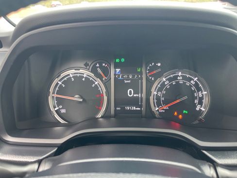 Used 2024 Toyota 4Runner Limited image 4