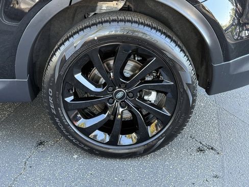 Used 2023 Land Rover Discovery Sport SE image 10