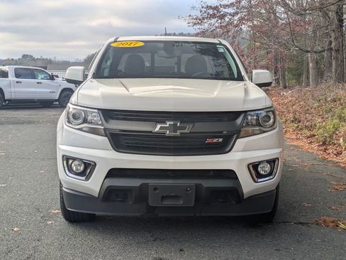 Used 2017 Chevrolet Colorado Z71 image 2