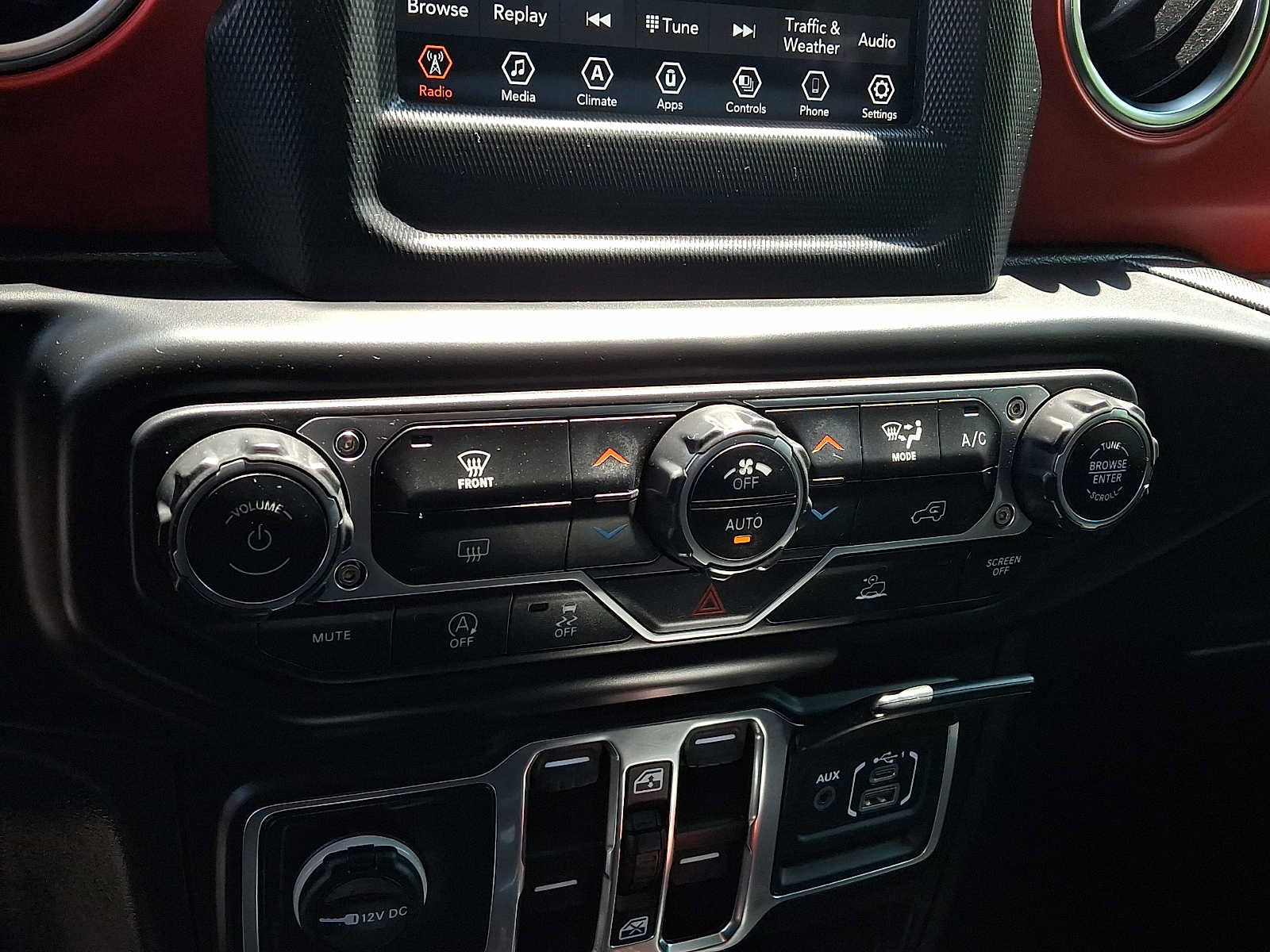 Used 2021 Jeep Gladiator Rubicon w/ Trailer Tow Package AWD/4WD image 16