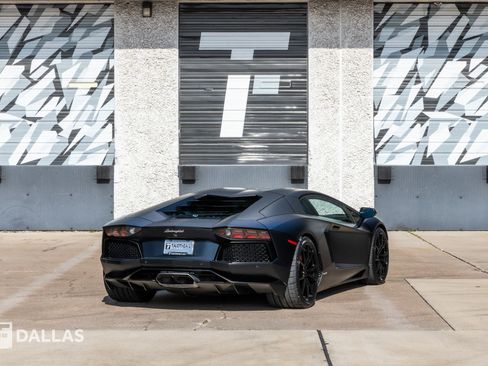Used 2014 Lamborghini Aventador LP 700-4 image 16