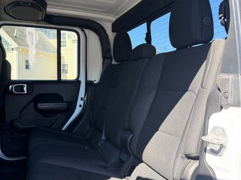 Used 2020 Jeep Gladiator Sport w/ Quick Order Package 24S AWD/4WD image 12