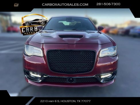 Used 2023 Chrysler 300 C RWD image 8