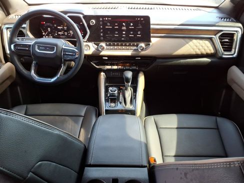 Used 2025 GMC Canyon Denali AWD/4WD image 24