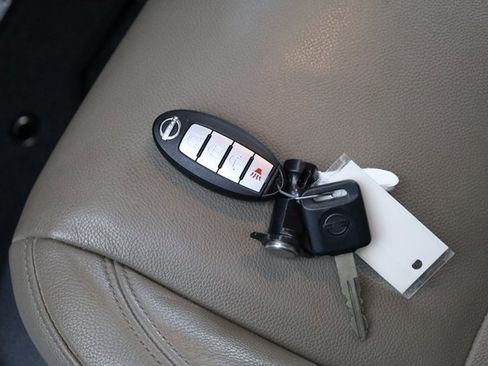 Used 2024 Nissan Frontier SV w/ SV Convenience Package image 28