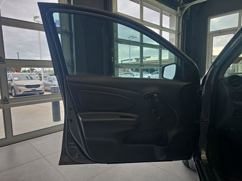 Used 2016 Nissan Versa S Plus image 11