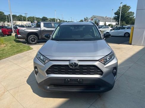 Used 2021 Toyota RAV4 XLE AWD/4WD image 2